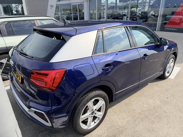 Audi Q2 35 TFSI 150Pk S Edition / Camera / Stoelverwarming / Keyless / Matrix