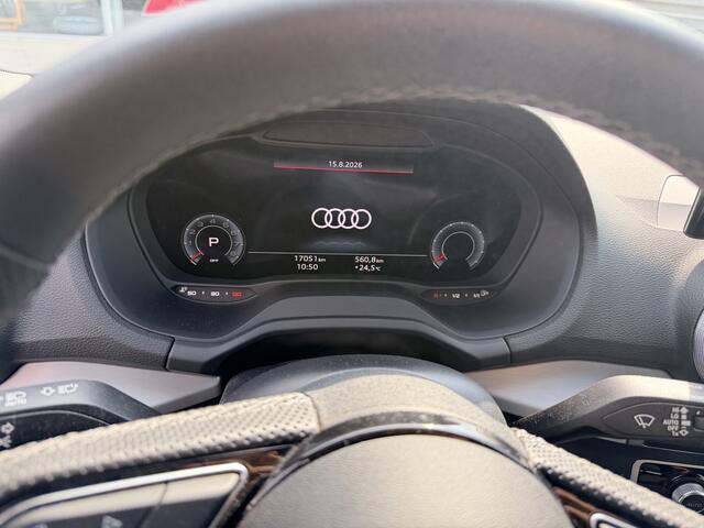 Audi Q2 35 TFSI 150Pk S Edition / Camera / Stoelverwarming / Keyless / Matrix
