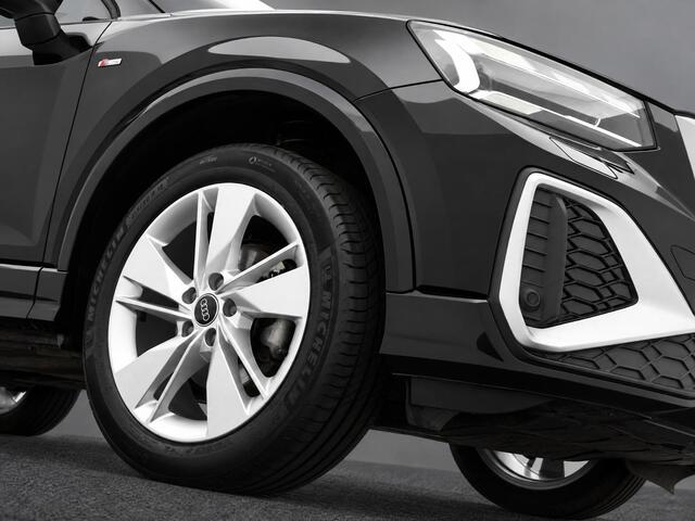 Audi Q2 35 TFSI 150pk S Edition · Camera · Matrix LED · Apple/Android Car Play · Adaptive Cruise Control · Stoelverwarming · Verkeersbord Detectie · Virtual Cockpit ·