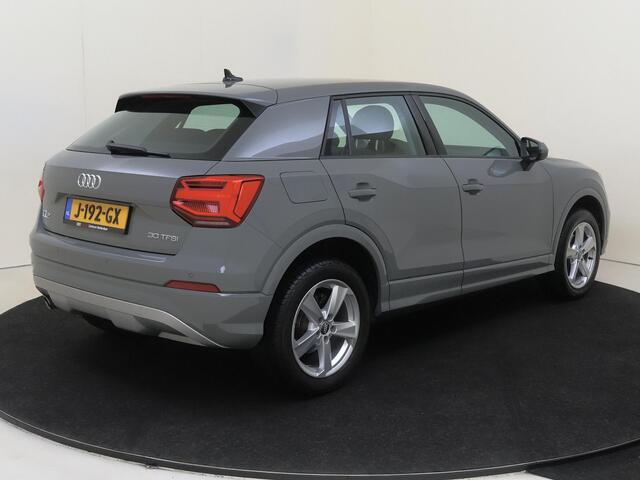 Audi Q2 30 TFSI epic | Virtual cockpit | Cruise control | Parkeersensoren achter | Stoelverwarming | Navigatie | Carplay | Sfeerverlichting | 2-zone airco |