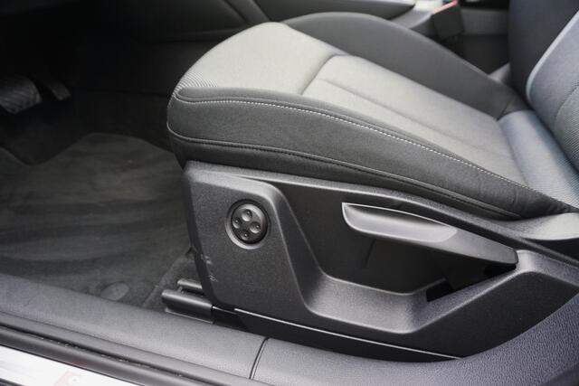 Audi Q2 35 TFSI 150PK Automaat S-Line/Panoramadak/ Camera