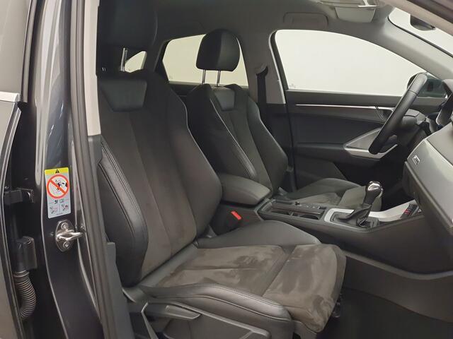 Audi Q3 Sportback 35 TFSI 150pk S-Tronic S-Line 20" Wielen, Half leder/alcantara, Wegklapbare trekhaak, Dodehoek sensoren