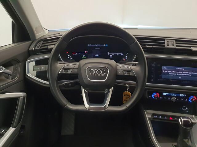 Audi Q3 Sportback 35 TFSI 150pk S-Tronic S-Line 20" Wielen, Half leder/alcantara, Wegklapbare trekhaak, Dodehoek sensoren