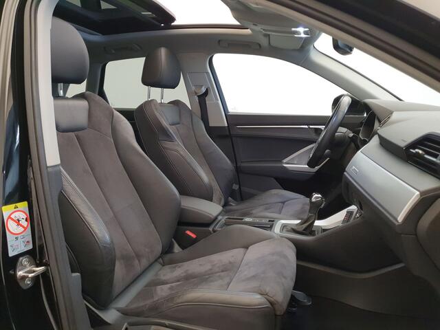 Audi Q3 35 TFSI 150pk S-Tronic S-Line Wegklapbare trekhaak, Panoramadak, Camera