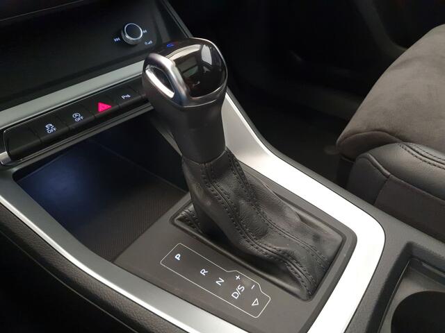 Audi Q3 35 TFSI 150pk S-Tronic S-Line Wegklapbare trekhaak, Panoramadak, Camera