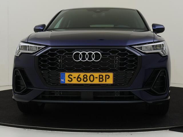 Audi Q3 Sportback 35 TFSI S-tronic Advanced Edition | Sportstoelen | 19 inch LM velgen | Optiekpakket zwart | Navigatie | Achteruitrijcamera | Verwarmbare voorstoelen