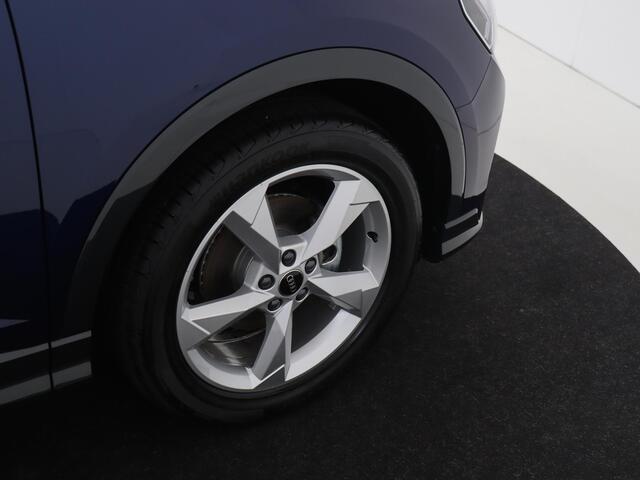 Audi Q3 Sportback 35 TFSI S-tronic Advanced Edition | Sportstoelen | 19 inch LM velgen | Optiekpakket zwart | Navigatie | Achteruitrijcamera | Verwarmbare voorstoelen