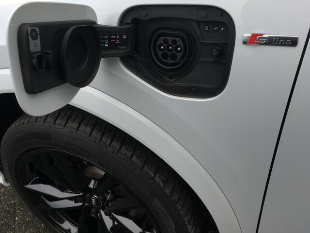 Audi Q3 Sportback 45 TFSI e S-line Black Pano Sonos