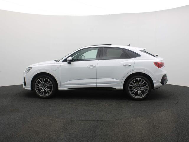 Audi Q3 Sportback 45 TFSI e S Edition | Panoramadak | 20-inch | Keyless | Zwart-Optiek | Ambienteverlichting | Dodehoek | Adapt. Cruise |