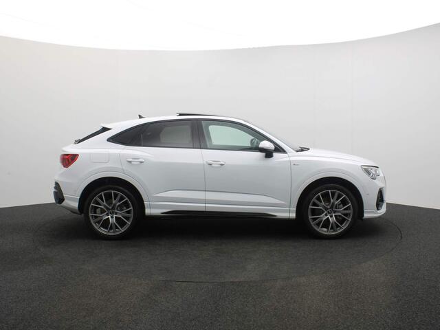 Audi Q3 Sportback 45 TFSI e S Edition | Panoramadak | 20-inch | Keyless | Zwart-Optiek | Ambienteverlichting | Dodehoek | Adapt. Cruise |