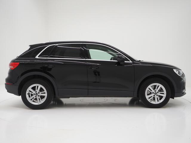 Audi Q3 45 TFSI e edition | Panoramadak | Leder | Keyless | Carplay | Dodehoekdetectie
