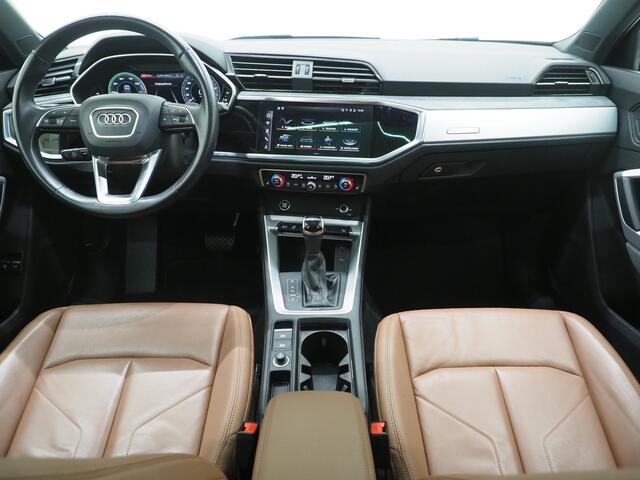 Audi Q3 45 TFSI e edition | Panoramadak | Leder | Keyless | Adaptive Cruise | Camera