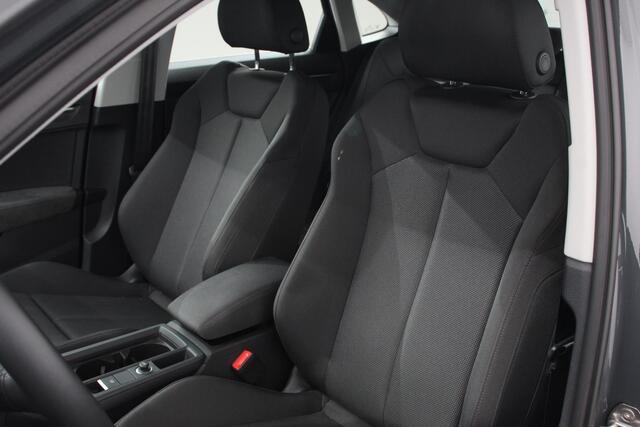 Audi Q3 Sportback 45 TFSI attitude Plus PHEV 245 PK climacontrol | Adaptive Cruise control | PDC V + A | Navigatie | Elektrische Kofferbak | LMV Velgen