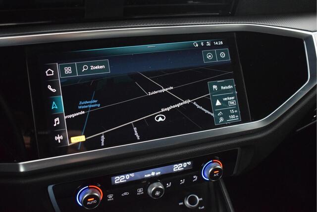 Audi Q3 Sportback 35 TFSI 150pk S-Tronic Pro Line business Panoramadak Led Virtual Cockpit Navigatie