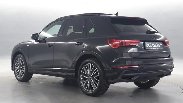 Audi Q3 35 TFSI 150pk S edition Competition S-tronic / Navigatie / Panoramadak / Camera / Stoelverwarming