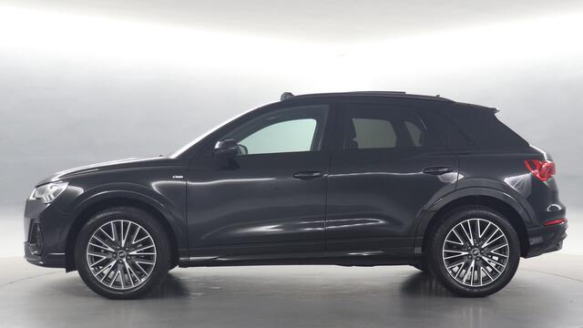 Audi Q3 35 TFSI 150pk S edition Competition S-tronic / Navigatie / Panoramadak / Camera / Stoelverwarming