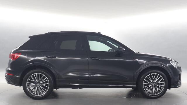 Audi Q3 35 TFSI 150pk S edition Competition S-tronic / Navigatie / Panoramadak / Camera / Stoelverwarming