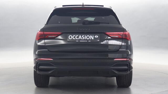 Audi Q3 35 TFSI 150pk S edition Competition S-tronic / Navigatie / Panoramadak / Camera / Stoelverwarming