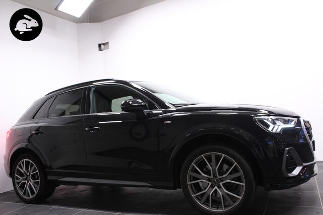 Audi Q3 45 TFSI e S-Line/20 inch/Leder/Trekhaak/Acc/Camera