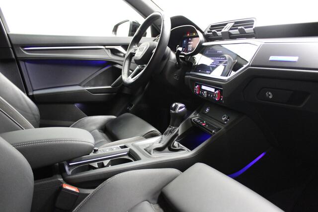 Audi Q3 45 TFSI e S-Line/20 inch/Leder/Trekhaak/Acc/Camera