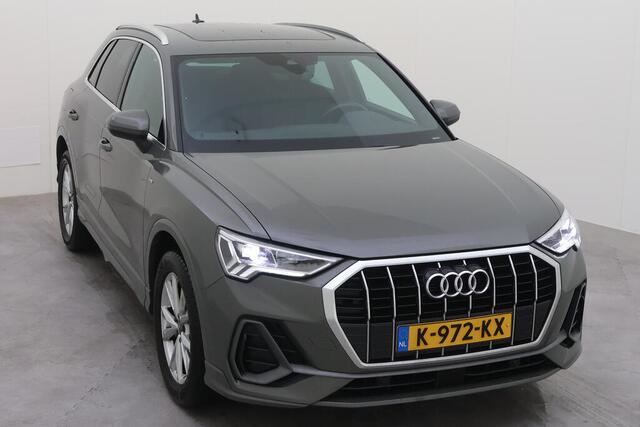 Audi Q3 35 TFSI S edition AUT/ Metallic/ Digitale Cockpit/ / Led/ Panoramadak/ S Line int. + ext. / Leer/ Elec. K./ Clima/ Navi/ Parkeersensor A/ 18 lmv/