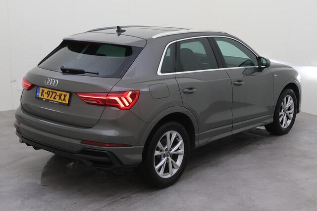 Audi Q3 35 TFSI S edition AUT/ Metallic/ Digitale Cockpit/ / Led/ Panoramadak/ S Line int. + ext. / Leer/ Elec. K./ Clima/ Navi/ Parkeersensor A/ 18 lmv/
