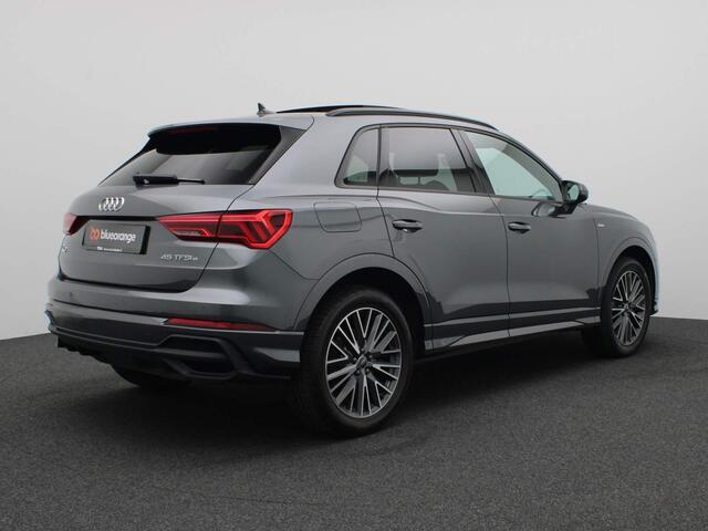 Audi Q3 45 TFSI e S edition 245PK S-Tronic Full led, adaptive cruise, side assist, lane assist, schuif-kanteldak, stoelverwarming, elek. achterklep, 19" lichtmetaal, S-line