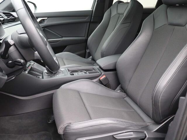 Audi Q3 45 TFSI e S edition 245PK S-Tronic Full led, adaptive cruise, side assist, lane assist, schuif-kanteldak, stoelverwarming, elek. achterklep, 19" lichtmetaal, S-line