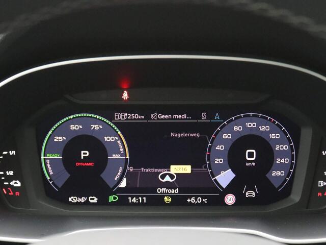 Audi Q3 45 TFSI e S edition 245PK S-Tronic Full led, adaptive cruise, side assist, lane assist, schuif-kanteldak, stoelverwarming, elek. achterklep, 19" lichtmetaal, S-line