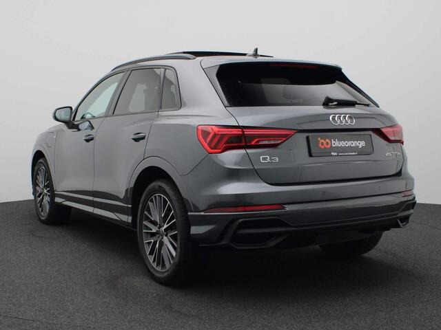 Audi Q3 45 TFSI e S edition 245PK S-Tronic Full led, adaptive cruise, side assist, lane assist, schuif-kanteldak, stoelverwarming, elek. achterklep, 19" lichtmetaal, S-line