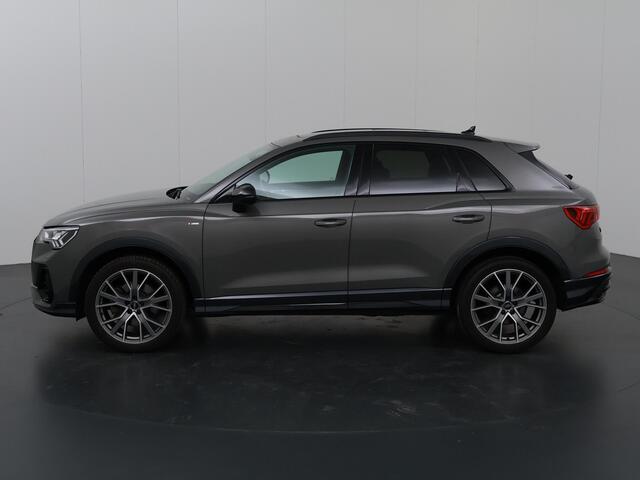 Audi Q3 45 TFSI quattro S-Line | 2x S-Line | Panoramadak | Stoelverwarming | Virtual Cockpit | B&o Audio | Camera | Rijassistent-Systeem | Sportstoelen | Matrix-LED | DAB | Trekhaak |