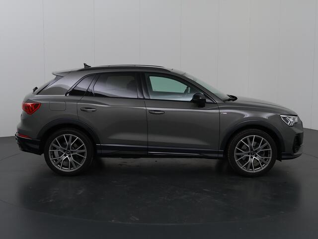 Audi Q3 45 TFSI quattro S-Line | 2x S-Line | Panoramadak | Stoelverwarming | Virtual Cockpit | B&o Audio | Camera | Rijassistent-Systeem | Sportstoelen | Matrix-LED | DAB | Trekhaak |