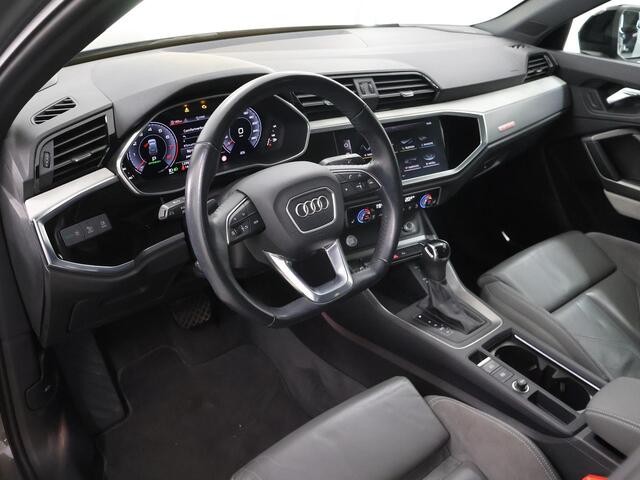 Audi Q3 45 TFSI quattro S-Line | 2x S-Line | Panoramadak | Stoelverwarming | Virtual Cockpit | B&o Audio | Camera | Rijassistent-Systeem | Sportstoelen | Matrix-LED | DAB | Trekhaak |