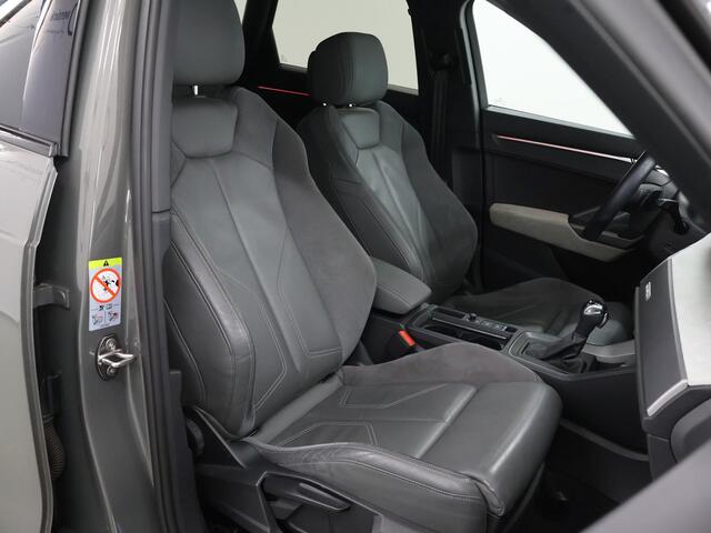 Audi Q3 45 TFSI quattro S-Line | 2x S-Line | Panoramadak | Stoelverwarming | Virtual Cockpit | B&o Audio | Camera | Rijassistent-Systeem | Sportstoelen | Matrix-LED | DAB | Trekhaak |