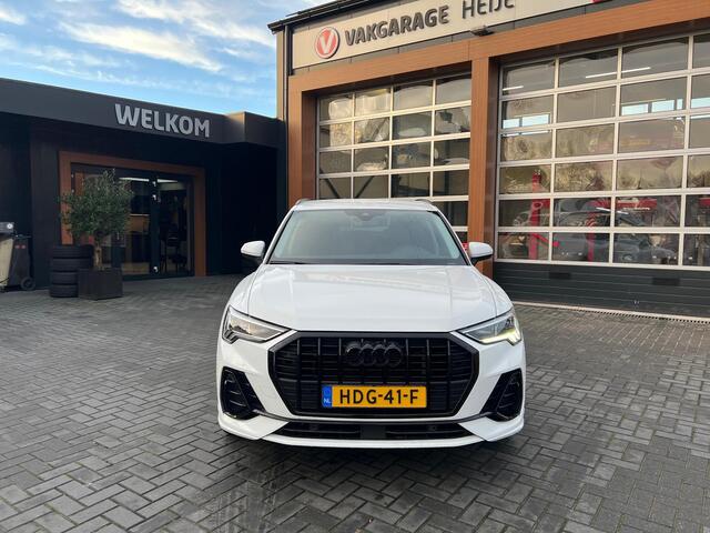 Audi Q3 45 TFSI e S edition | Plug-in Hybride | S-Line | Camera | Cruise Control | Black optiek |