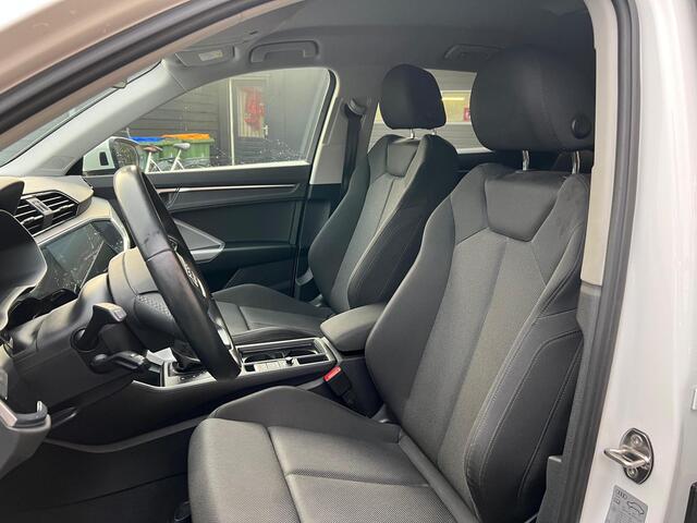 Audi Q3 45 TFSI e S edition | Plug-in Hybride | S-Line | Camera | Cruise Control | Black optiek |