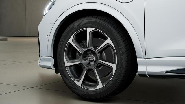 Audi Q3 45 TFSI e S Edition | Sonos | Adapt. Cruise | Trekhaak | Adapt. Onderstel | Navi | Led | S Line | 19 inch | Grootlichtassist. |