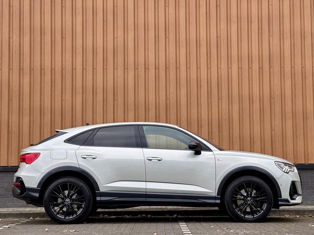 Audi Q3 Sportback 45 TFSI e S Edition | Adaptieve Cruise Control | Achteruitrijcamera | Apple Carplay | Dodehoek Detector | Stoelverwarming | Navigatie |