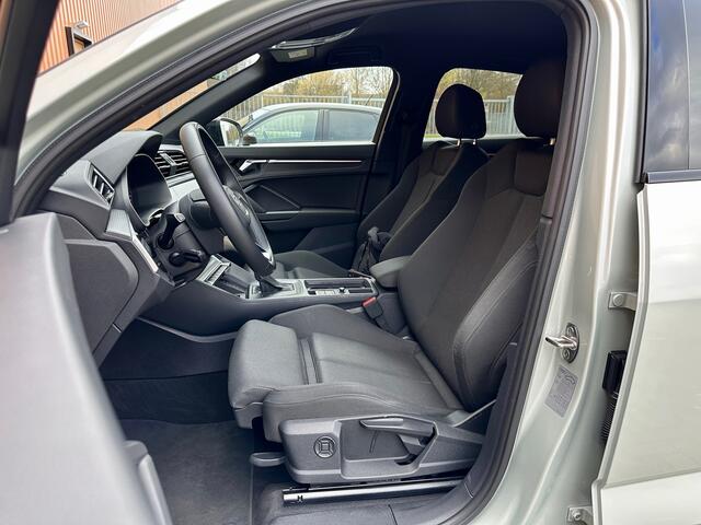 Audi Q3 Sportback 45 TFSI e S Edition | Adaptieve Cruise Control | Achteruitrijcamera | Apple Carplay | Dodehoek Detector | Stoelverwarming | Navigatie |