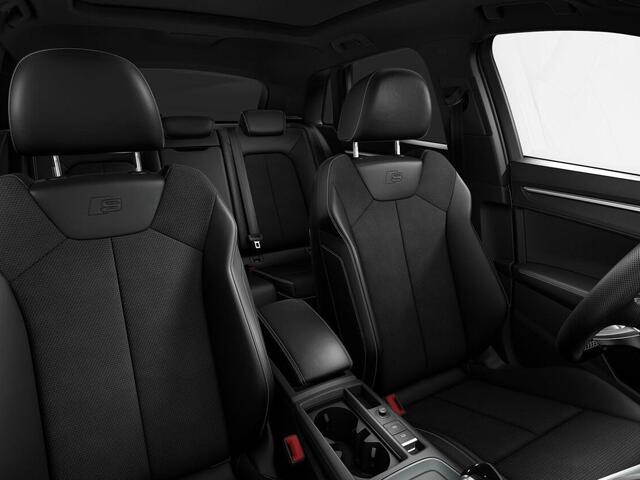 Audi Q3 S edition Competition 35 TFSI 150 PK · Panorama dak · SONOS Premium 3D · Adaptieve cruise control · Bekleding Leder/Alcantara