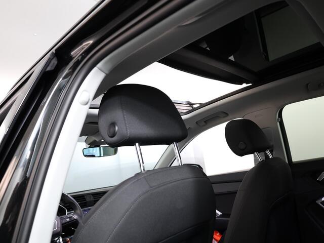 Audi Q3 45 TFSI e Advanced edition 245 pk S-tronic | Navigatie | Panoramadak | Parkeersensoren achter | Stoelverwarming |
