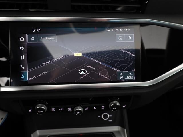 Audi Q3 45 TFSI e Advanced edition 245 pk S-tronic | Navigatie | Panoramadak | Parkeersensoren achter | Stoelverwarming |