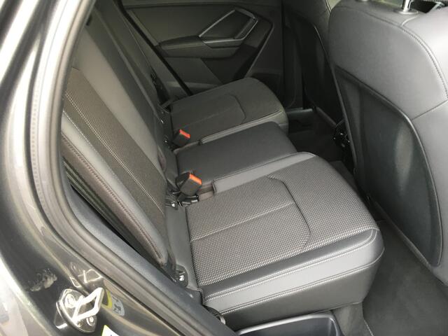 Audi Q3 Sportback 35 TFSI S-line trekhaak sfeerverlichting