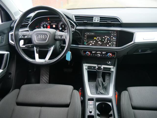 Audi Q3 35 TFSI 150pk S edition Automaat Navigatie / Stoelverwarming / LED / Sportstoelen