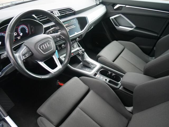 Audi Q3 35 TFSI 150pk S edition Automaat Navigatie / Stoelverwarming / LED / Sportstoelen