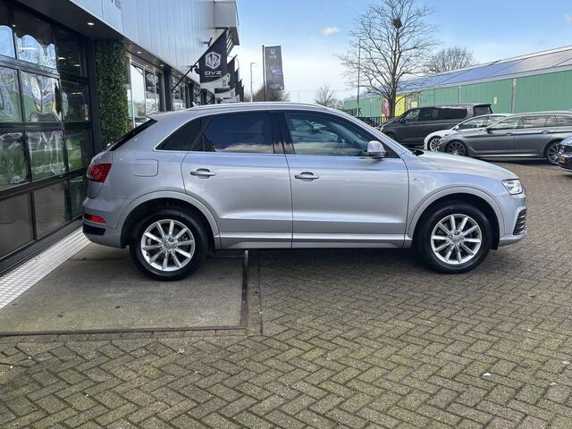 Audi Q3 2.0 TFSI 180PK S-Tronic Quattro Adrenalin | S-Line | Camera | Trekhaak