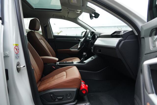 Audi Q3 Sportback 35 TFSI S edition 150pk Panoramadak/Stoelverwarming/Navigatie