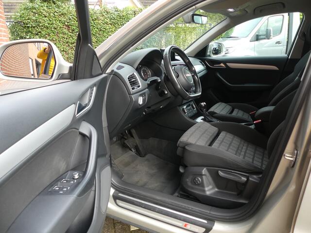 Audi Q3 1.4 TFSI S-Line / Trekhaak / Camera