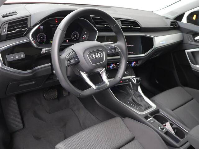 Audi Q3 Sportback 45 TFSI e S Edition | 245 PK | Trekhaak | Panoramadak | Black optiek | Lichtmetalen velgen 20"|