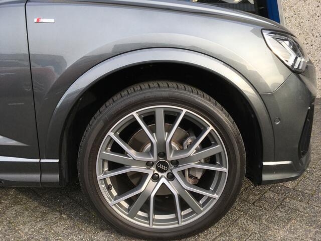 Audi Q3 Sportback 45 TFSI e-tron S-line Black Pano